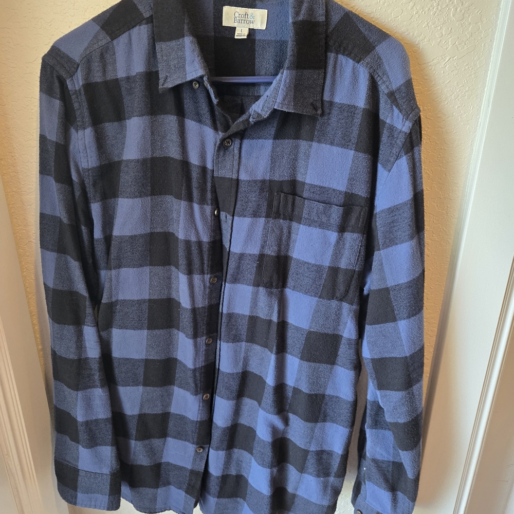 croft & barrow Men's Checkered Blue and Black Shirt